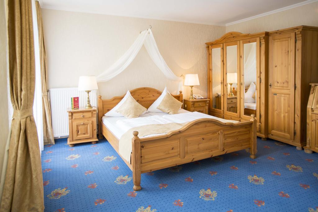 Parkhotel Maasberg Bad Sobernheim Rum bild